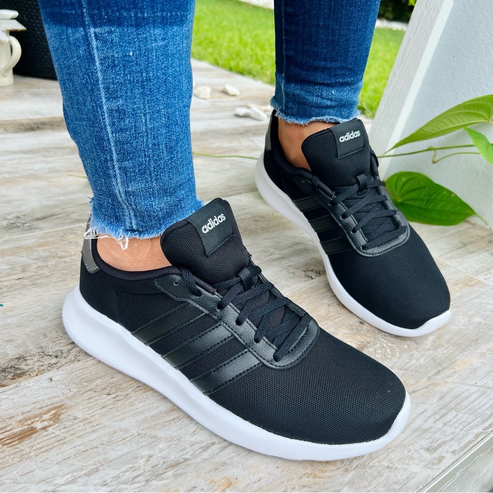 🤍🖤Adidas Classic ComfyDay🖤🤍New in a box